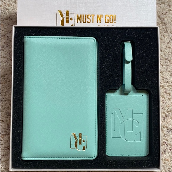 Handbags - NEW, must n’ go passport wallet and luggage 🧳 tag